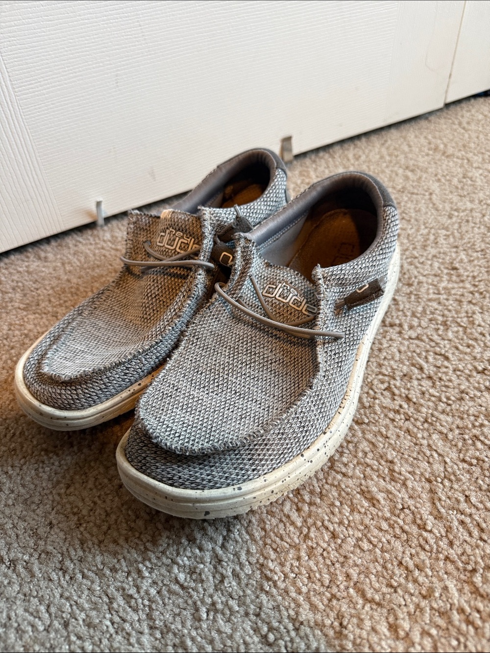 Mens 8 grey hey dudes